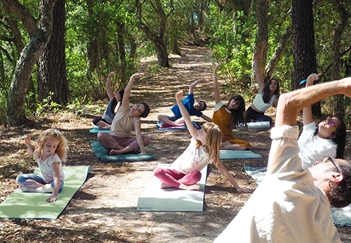 Imagem aula de Yoga para crianças