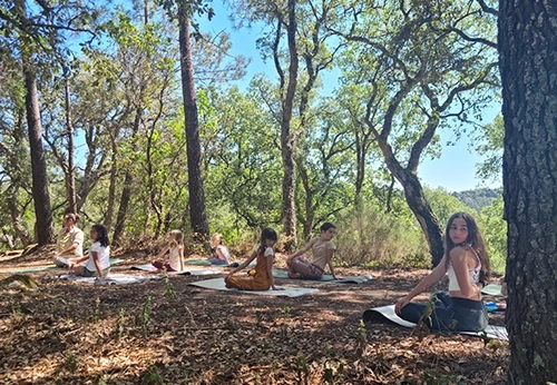 Imagem aula de Yoga para crianças